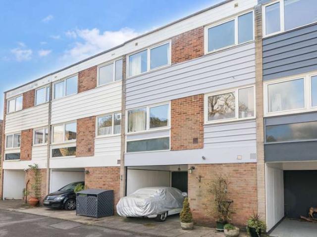 Townhouse for sale in Blackhills, Surrey