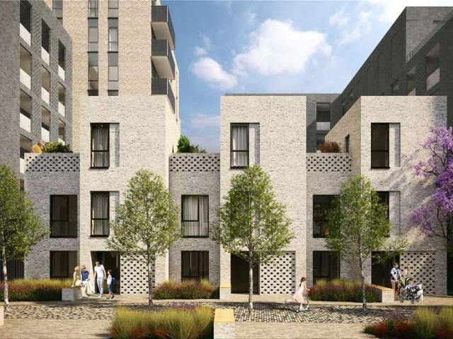 Townhouse for sale in Greater London
