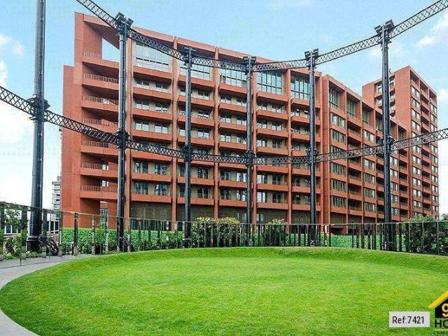 Townhouse for sale in King's Cross, Greater London