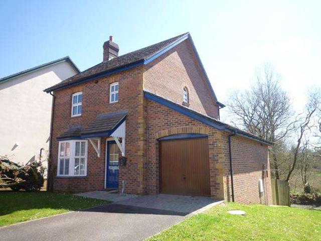 Townhouse for rent in Brandis Corner, Devon