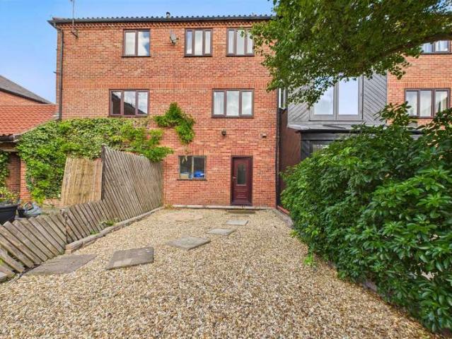 Townhouse for sale in Alverton, East Midlands
