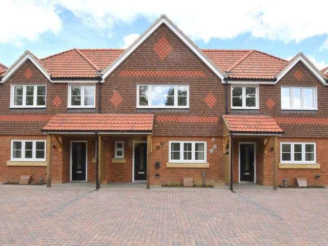 Townhouse for sale in Westfield, Woking
