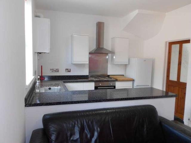 Townhouse for rent in Stoke Hill, Exeter