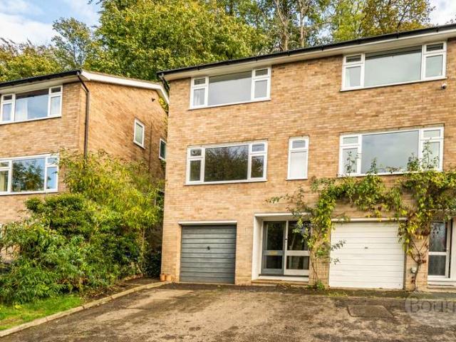 Townhouse for sale in Holloway Hill, Waverley