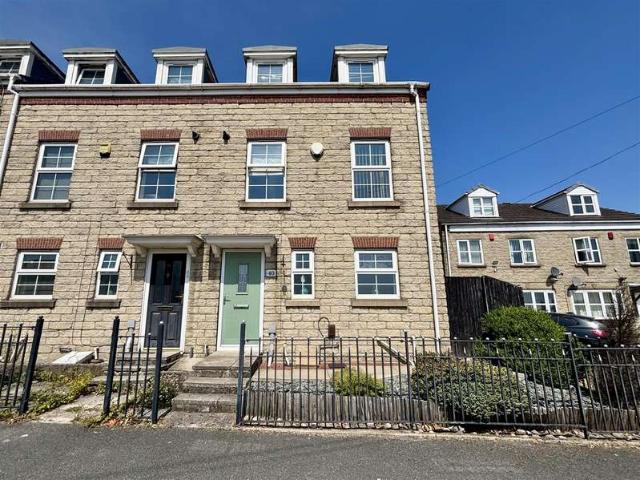 Townhouse for sale in Buttershaw, West Yorkshire