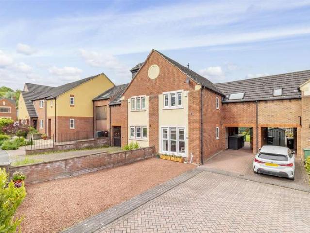 Townhouse for sale in Pool, West Yorkshire