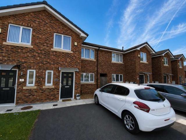 Townhouse for sale in Pendock, Greater Manchester