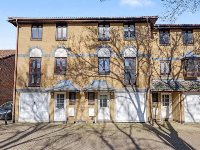 Townhouse for sale in Isle Of Dogs, Greater London