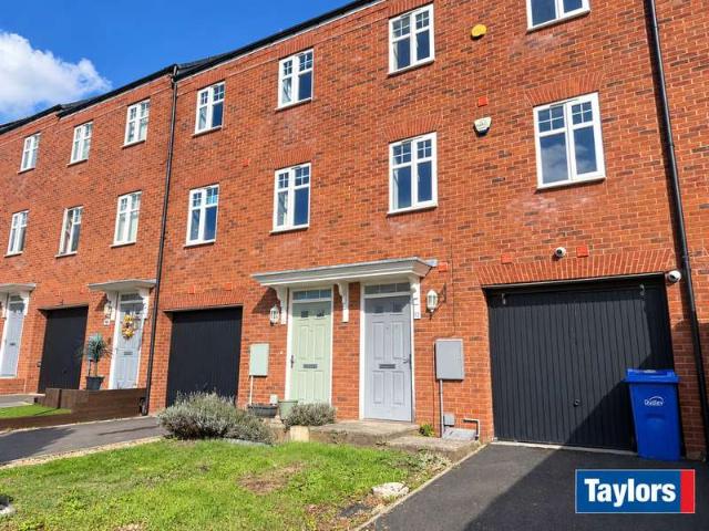 Townhouse for sale in Amblecote, Dudley