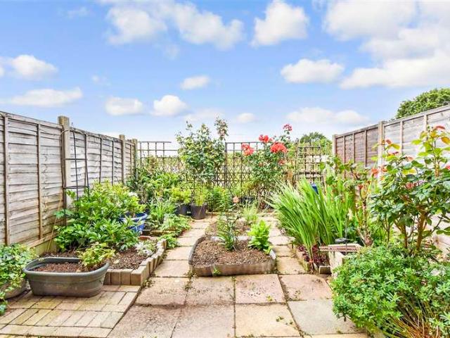 Townhouse for sale in Larkfield, Tonbridge and Malling