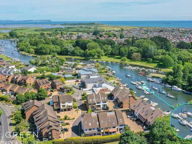 Townhouse for sale in Christchurch