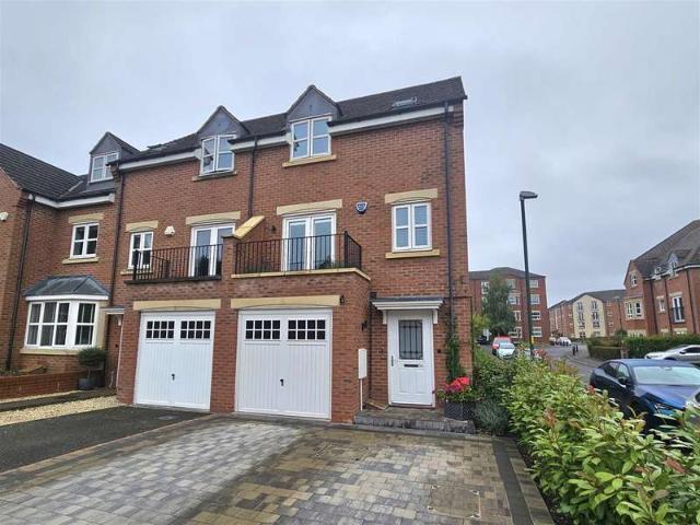 Townhouse for sale in Solihull, Elmdon Heath