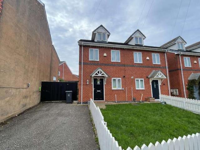 Townhouse for sale in New Ferry, Wirral