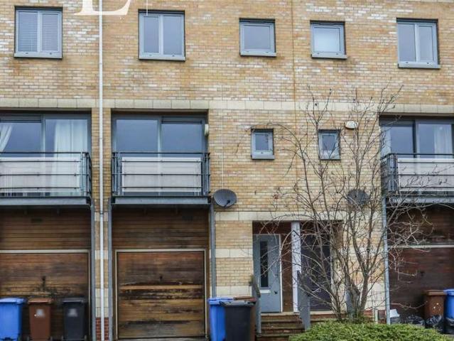 Townhouse for sale in Key Street, Suffolk