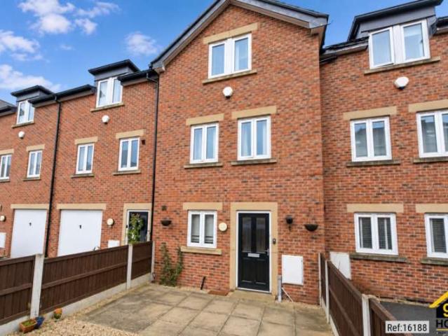Townhouse for sale in Hawarden