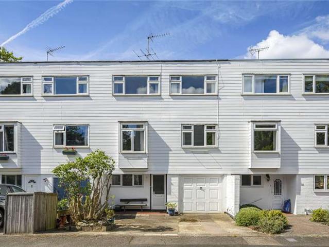 Townhouse for sale in Blackhills, Surrey