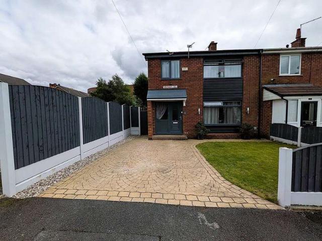Townhouse for sale in Hollins, Pendock