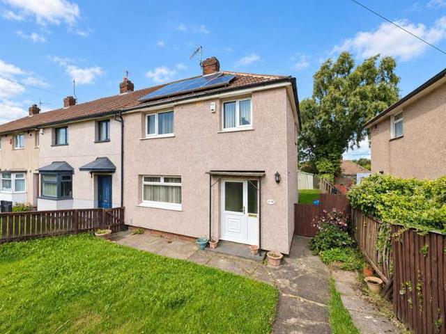 Townhouse for sale in Baildon, West Yorkshire