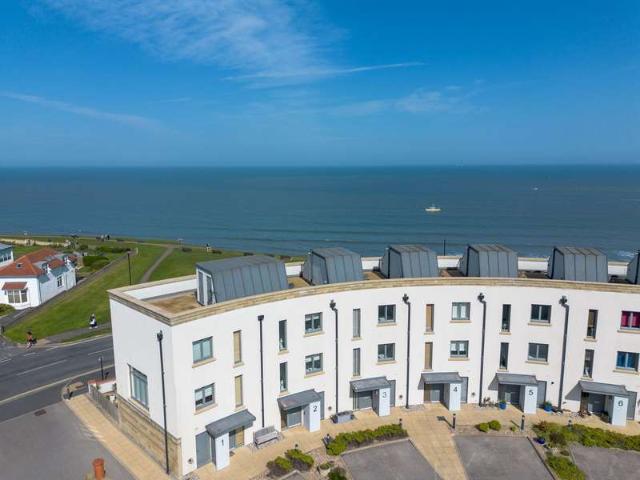 Townhouse for sale in Whitby, North Yorkshire