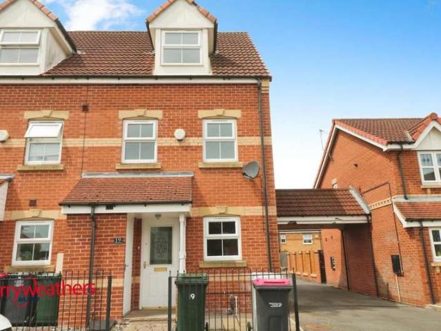 Townhouse for sale in Bramley, South Yorkshire
