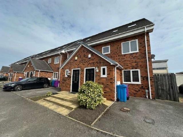 Townhouse for sale in Liverpool, Speke