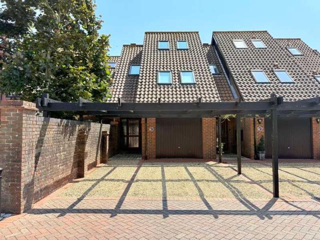 Townhouse for sale in Hythe and Dibden, Ashurst Bridge