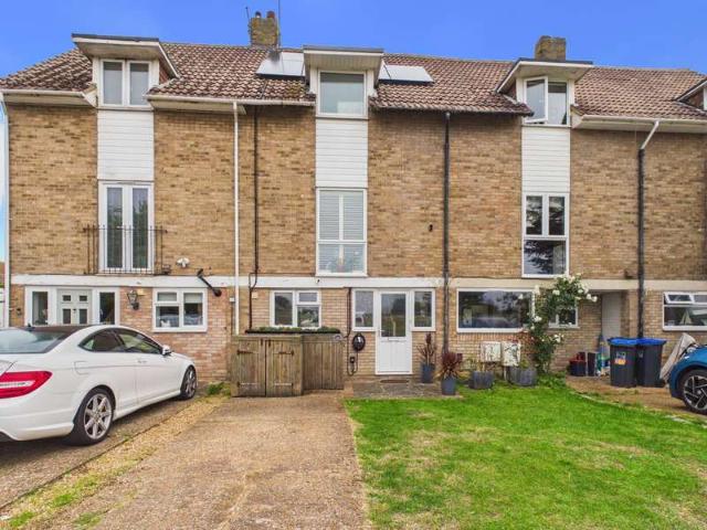 Townhouse for sale in Shoreham Beach, Adur
