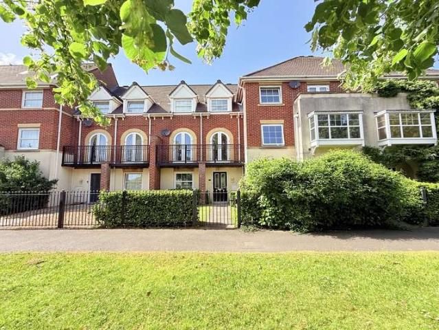 Townhouse for sale in Chapelford, Warrington