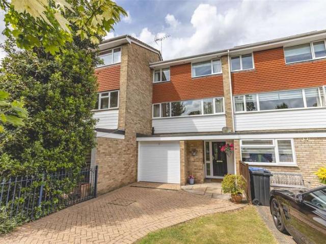 Townhouse for sale in Windsor, Dedworth