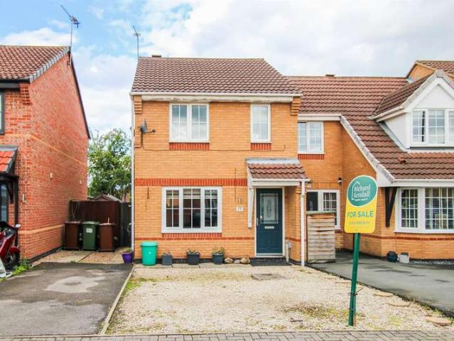Townhouse for sale in Normanton and Altofts, West Yorkshire