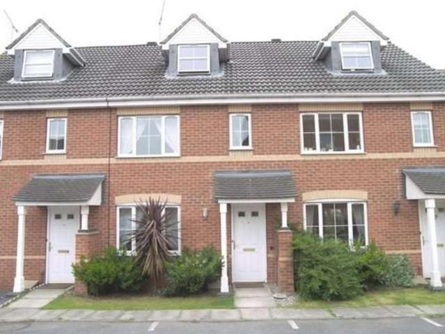Townhouse for rent in Cheylesmore, West Midlands
