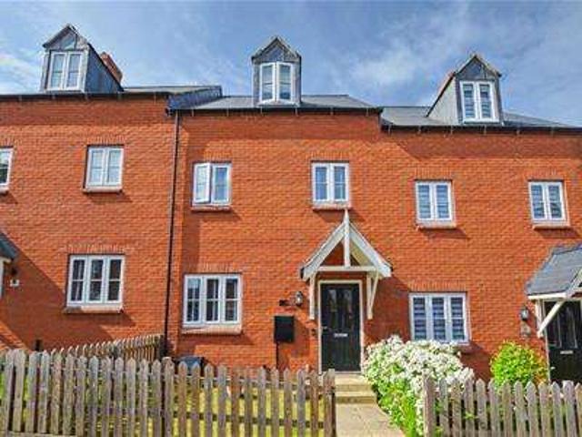 Townhouse for sale in Towcester, Northamptonshire