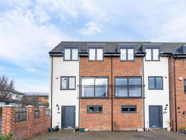 Townhouse for sale in Preston, North Shields