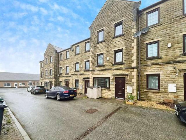 Townhouse for sale in West Yorkshire
