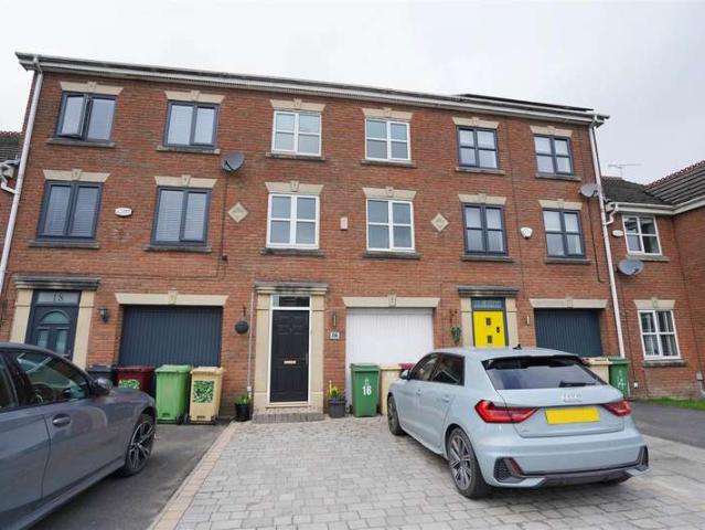 Townhouse for sale in Lee Bank, Greater Manchester