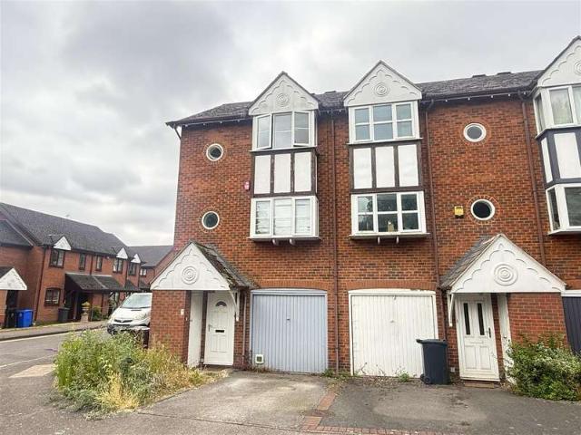Townhouse for sale in Beamhurst, Staffordshire