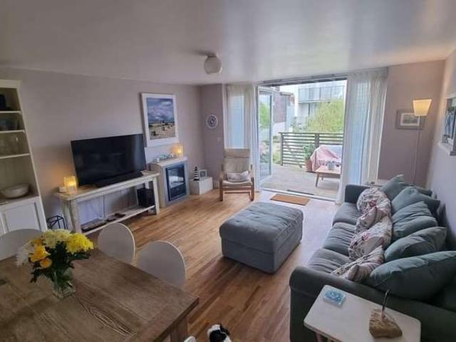 Townhouse for rent in Heathlands, East Sussex