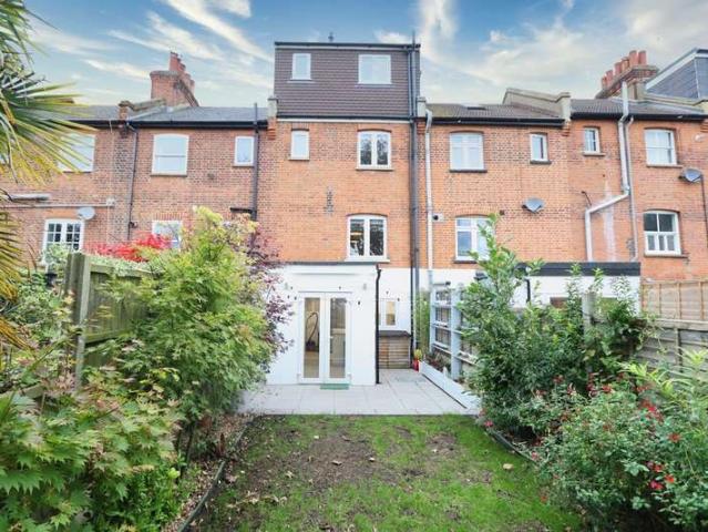 Townhouse for rent in Epping, Essex