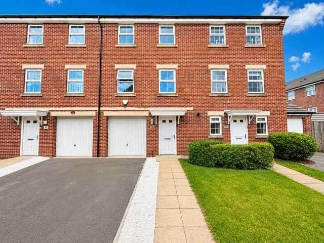 Townhouse for sale in Annesley, East Midlands