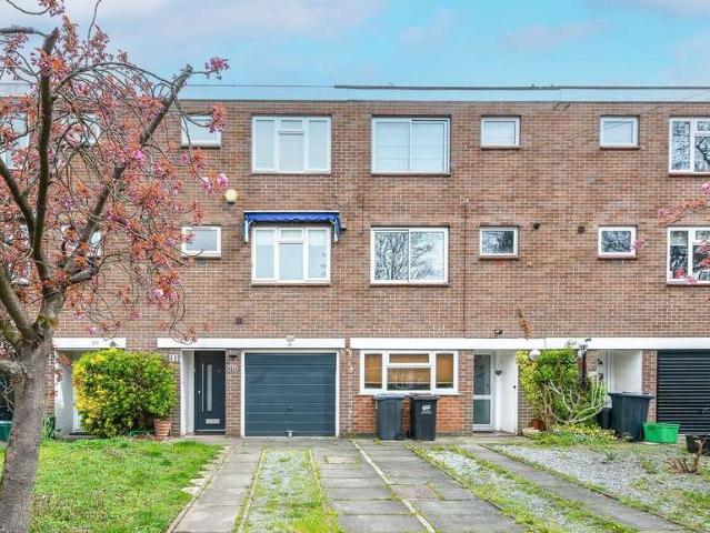 Townhouse for sale in Shortlands, Greater London