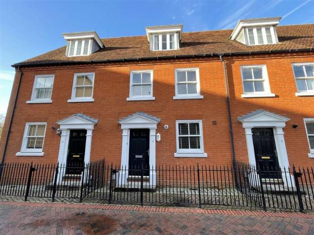 Townhouse for sale in Salisbury, Wiltshire