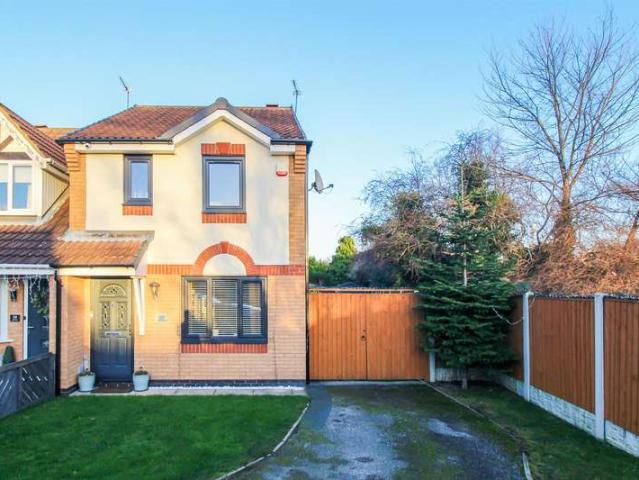 Townhouse for sale in Normanton and Altofts, West Yorkshire