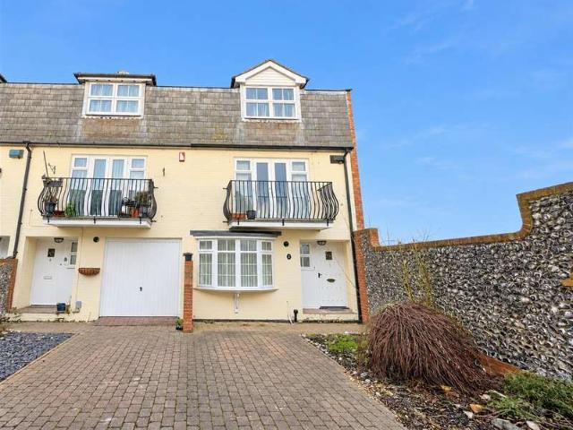 Townhouse for sale in Upperton, Eastbourne