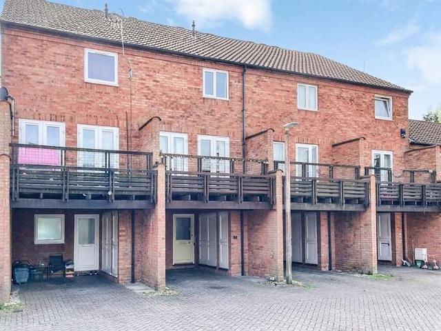Townhouse for sale in Great Linford, Milton Keynes
