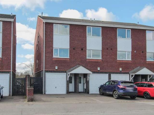 Townhouse for sale in Woodthorpe, Gedling