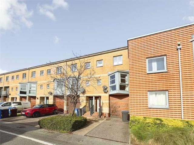 Townhouse for sale in Key Street, Suffolk