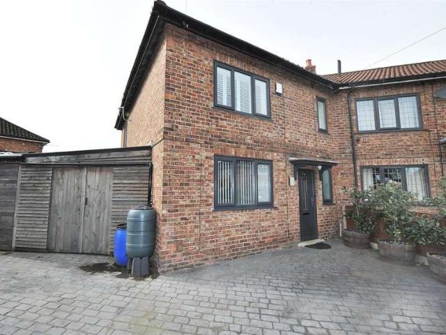 Townhouse for sale in Salford, Greater Manchester
