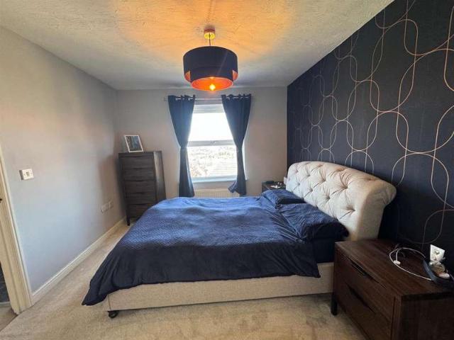 Townhouse for sale in Idle, West Yorkshire