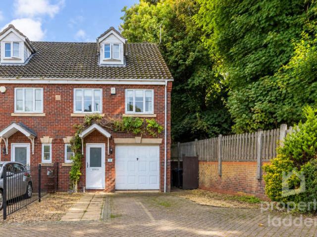 Townhouse for sale in New Catton, East Bank
