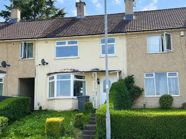 Townhouse for sale in Greengates, West Yorkshire